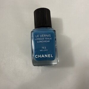 Chanel Le Vernis Longwear Nail Colour in the shade 753 Melody. NEW W/o box!
